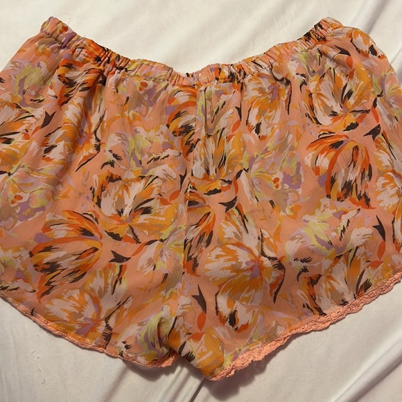 Talula shorts - Picture 2 of 2